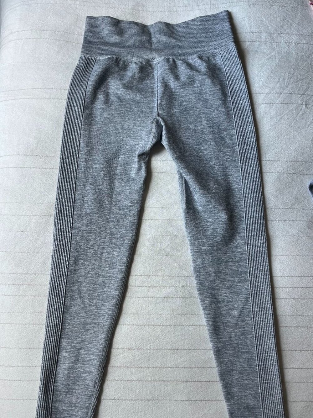 Forever 21 Gray Ribbed Workout Leggings